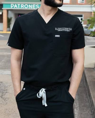 Profesional de salud con uniforme PATRONES